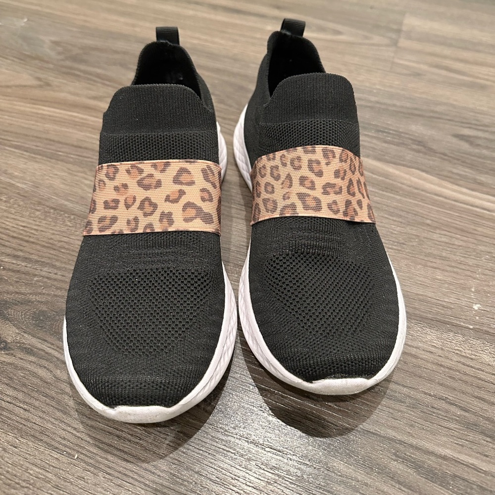 Black & Leopard Print Sneakers - 8M